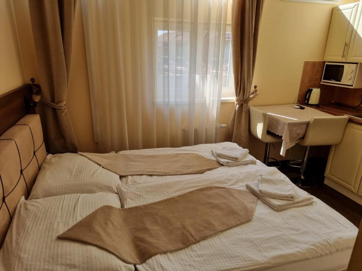 Elite Pension Štúrovo Esterno foto