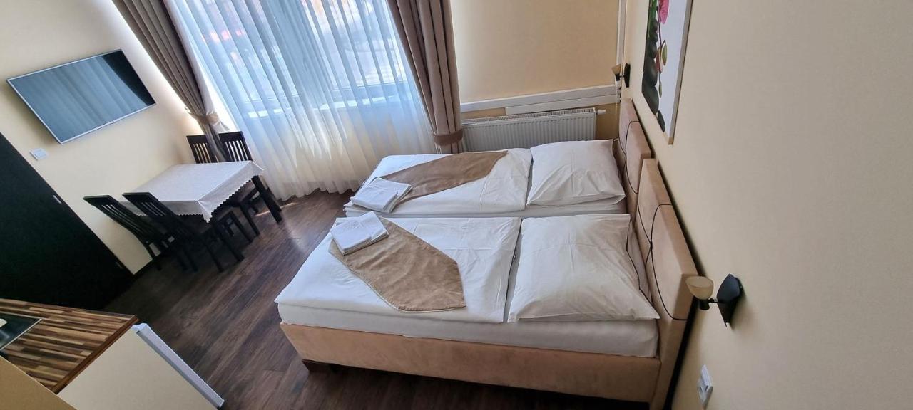 Elite Pension Štúrovo Esterno foto