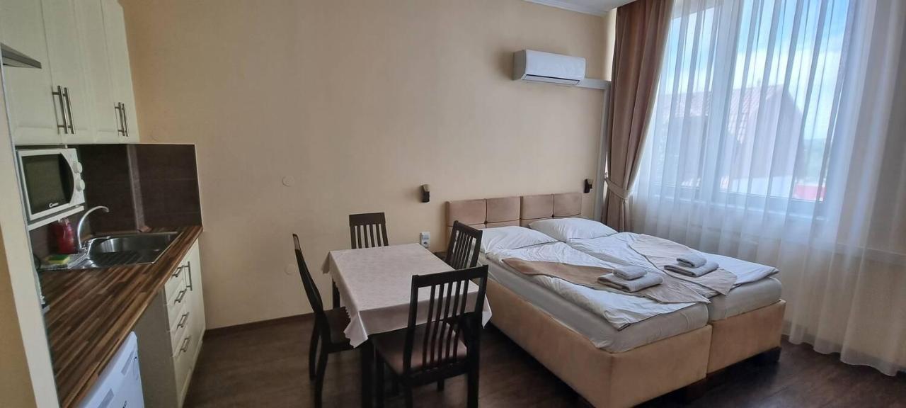 Elite Pension Štúrovo Esterno foto