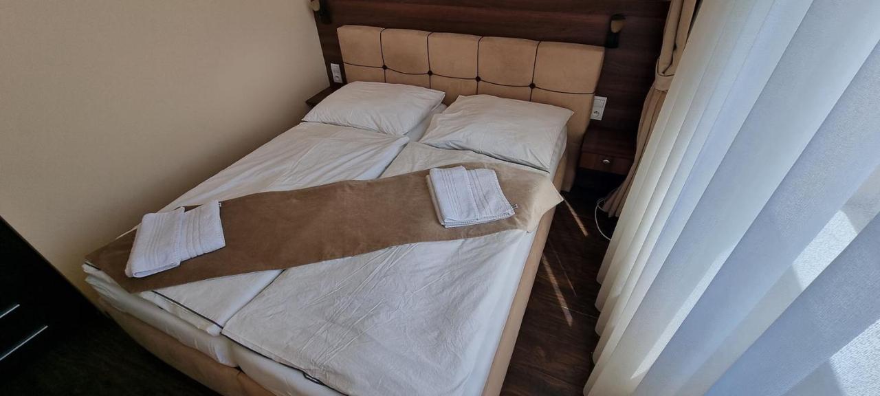 Elite Pension Štúrovo Esterno foto